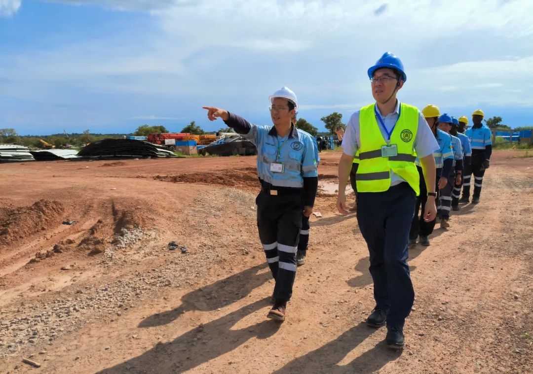 XPJ官网总裁滕磊赴马里锂矿项目发展示场调研